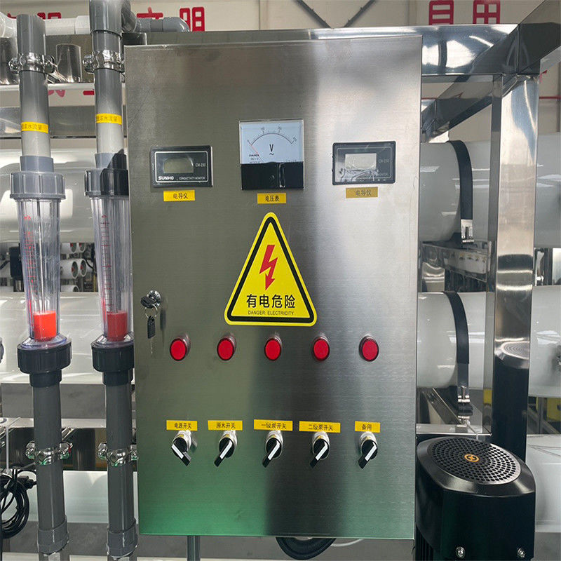380V/1.5Kw 이중 처리 역오스모시스 10 톤 물 수정 플랜트